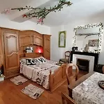 D Hotes Le Labyrinthe Du Peintre Bed & Breakfast 3*