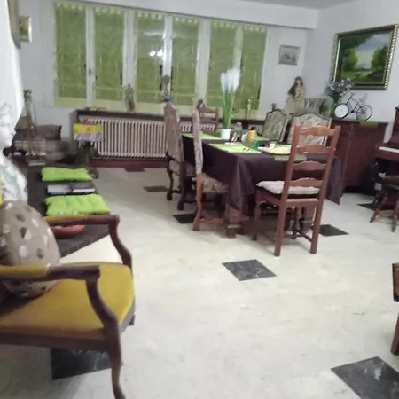 D Hôtes Le Labyrinthe Du Peintre Couette-café *