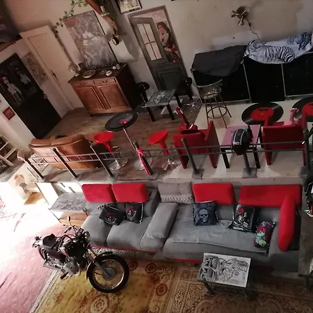 D Hôtes Le Labyrinthe Du Peintre Couette-café Bransat