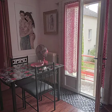 D Hôtes Le Labyrinthe Du Peintre *