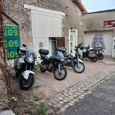 D Hotes Le Labyrinthe Du Peintre 3* Bransat