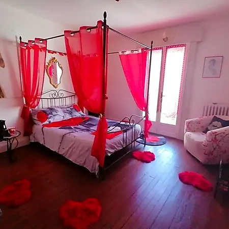 D Hotes Le Labyrinthe Du Peintre Nocleg ze śniadaniem Bransat