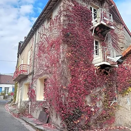 D Hôtes Le Labyrinthe Du Peintre Couette-café Bransat