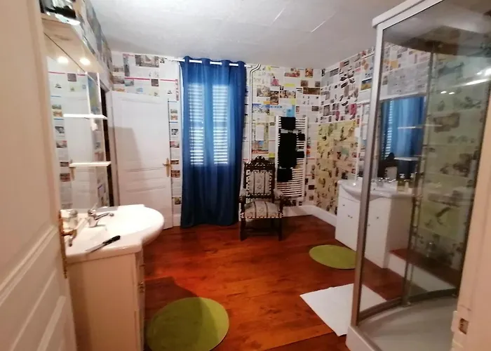 Alojamento de Acomodação e Pequeno-almoço D Hôtes Le Labyrinthe Du Peintre Bransat