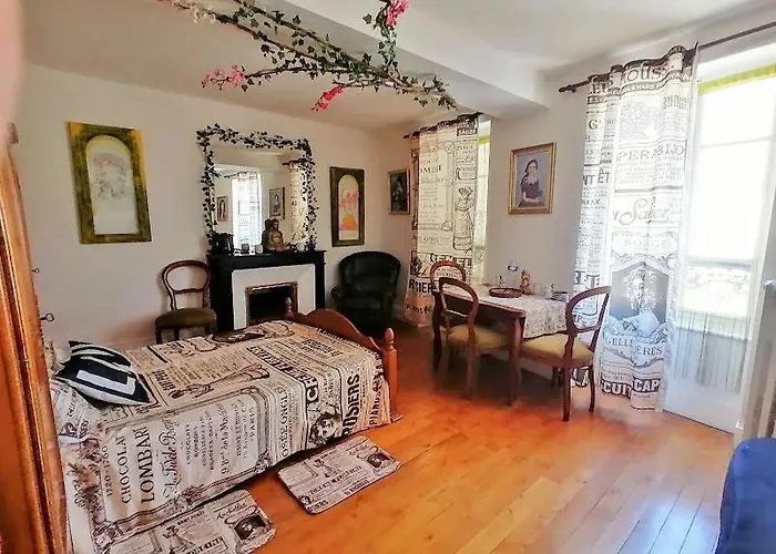 D Hotes Le Labyrinthe Du Peintre Bransat