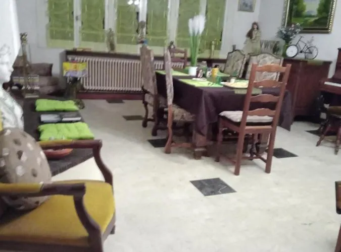 D Hôtes Le Labyrinthe Du Peintre Alojamento de Acomodação e Pequeno-almoço 3*