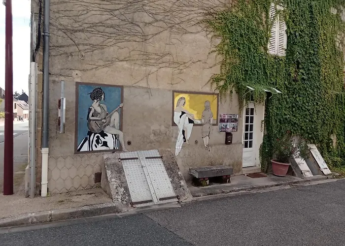 D Hôtes Le Labyrinthe Du Peintre Alojamento de Acomodação e Pequeno-almoço Bransat