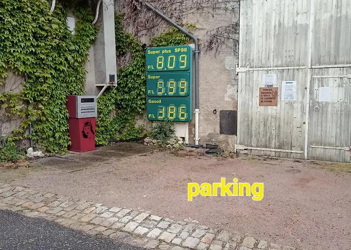 D Hôtes Le Labyrinthe Du Peintre Alojamento de Acomodação e Pequeno-almoço Bransat