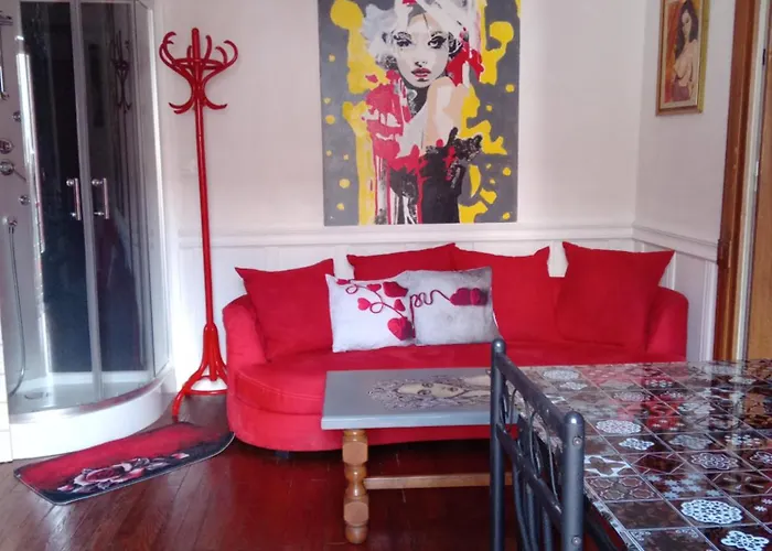 D Hôtes Le Labyrinthe Du Peintre Alojamento de Acomodação e Pequeno-almoço 3*