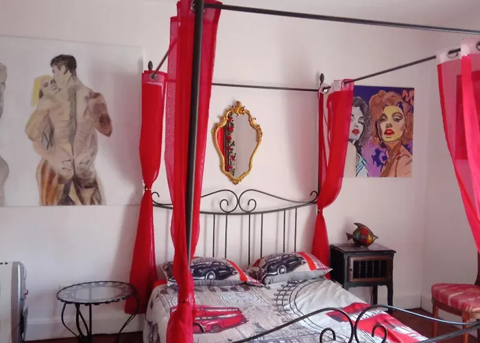 D Hôtes Le Labyrinthe Du Peintre 3* Bransat